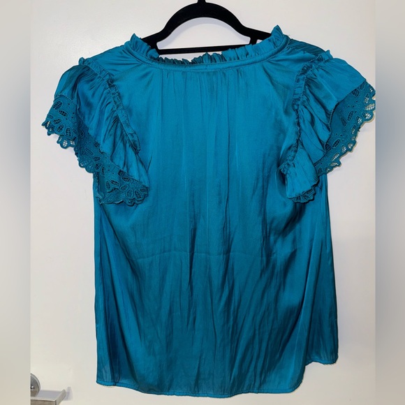 Current Air Lace Flutter Sleeve Blouse - Picture 4 of 7